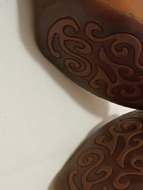 Naturalizer Brown Sandals with Decorative Swirl Soles
